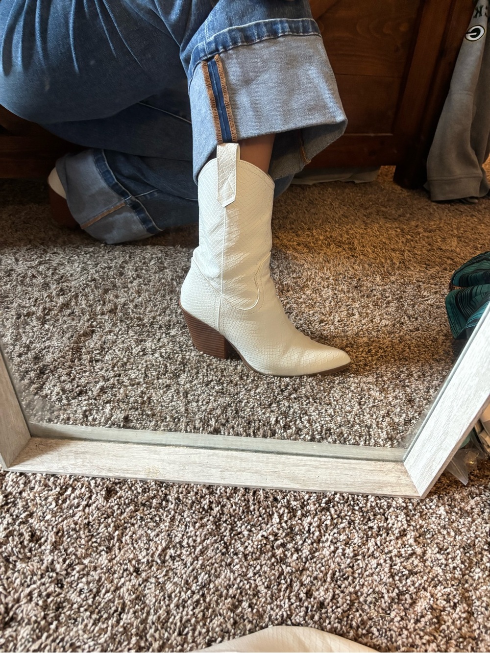 Women’s white Western-Inspired Mid-Calf Boot with Block Heel size 7
